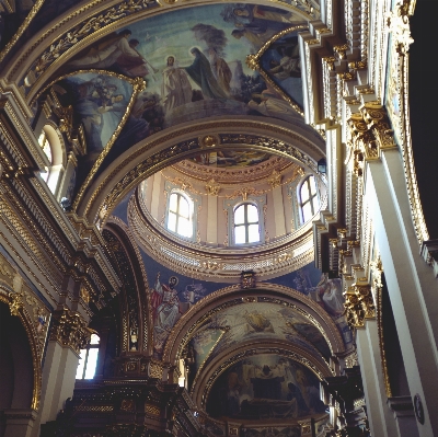 Foto Bangunan gereja katedral kapel