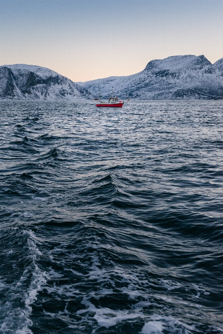 Morze ocean góra śnieg