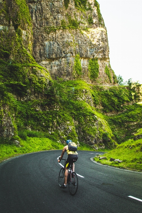 Estrada bicicleta cadeia de montanhas
 lazer