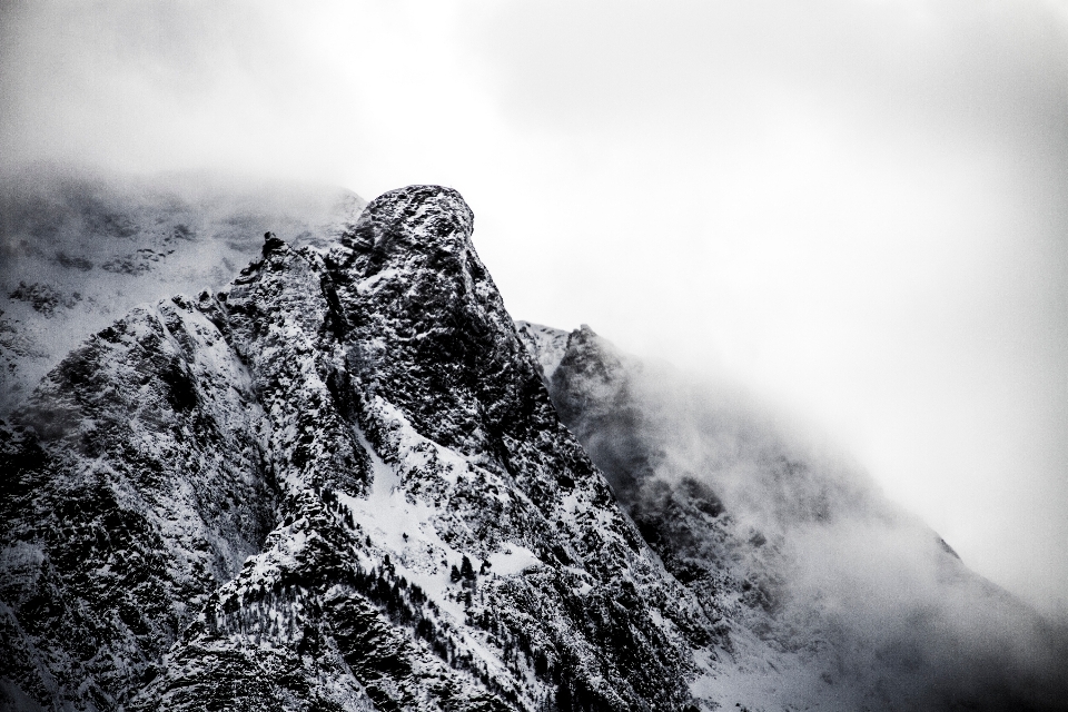 Naturaleza montaña nieve invierno