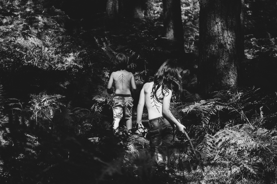 Bosque en blanco y negro
 chica fotografía