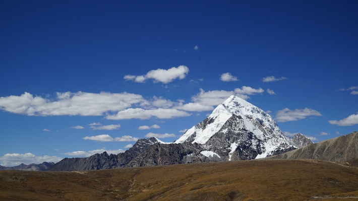 Foto Paisagem região selvagem
 montanha neve