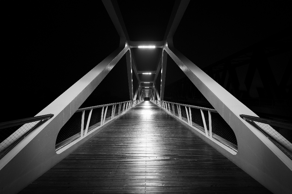 Licht schwarz und weiß
 weiss brücke