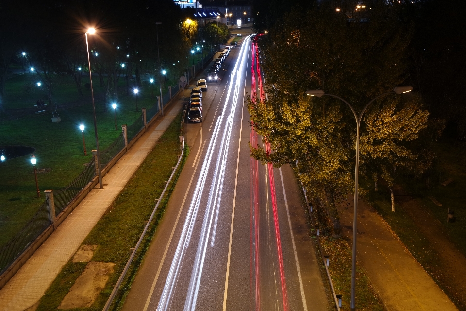 Lumière route circulation voiture