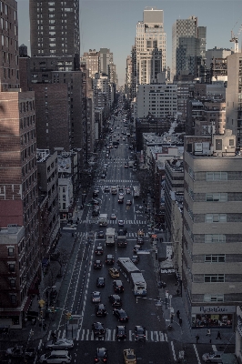 スカイライン 渋滞 街 建物 写真