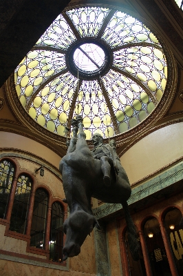 Window glass monument statue Photo