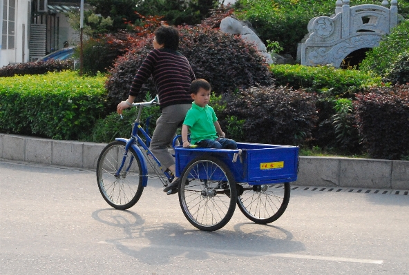 Photo Extérieur personnes rue chariot