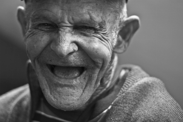 Foto Uomo persona bianco e nero
 fotografia