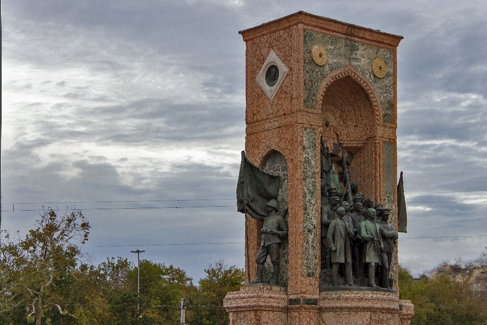 Architecture monument travel statue