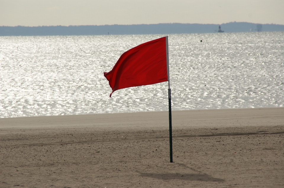 Plaża morze piasek biały