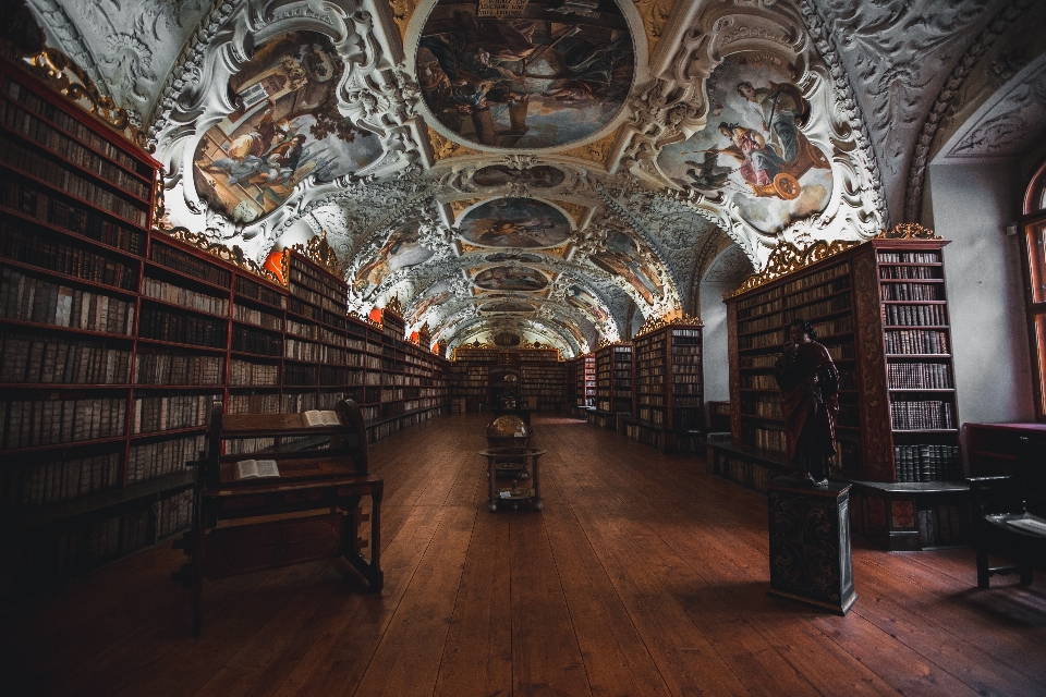 Architettura edificio praga libreria