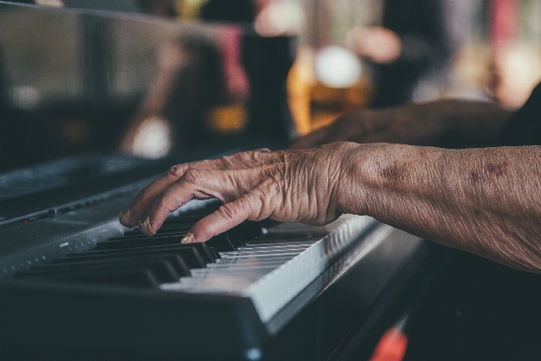 Hand person music keyboard Photo