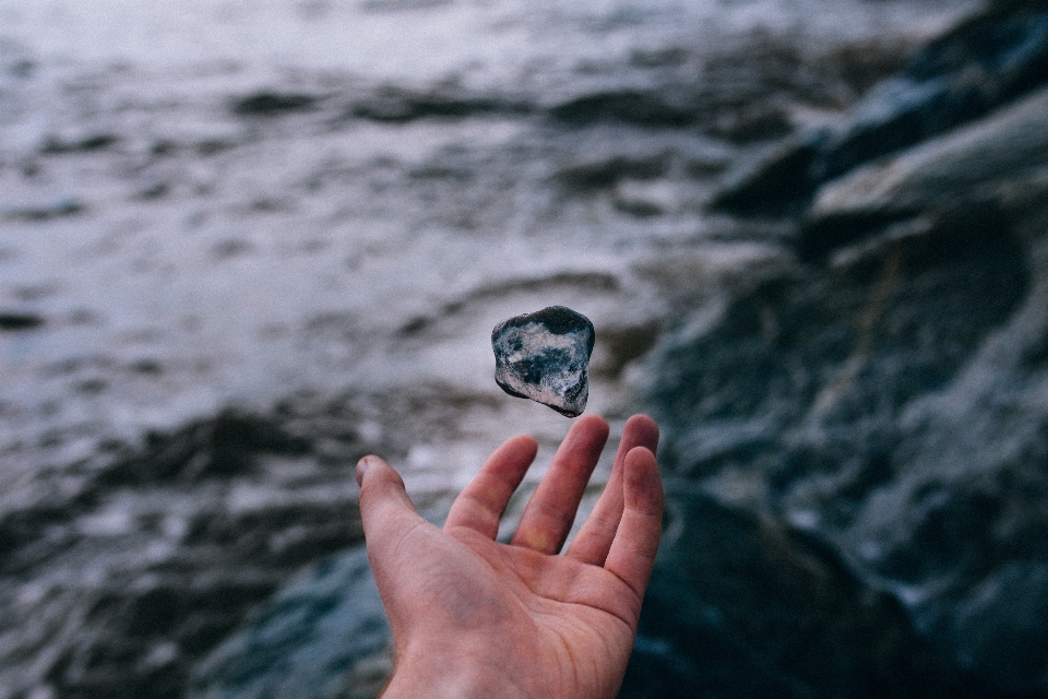 手 海 水 rock