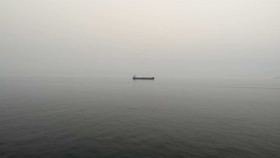 海 海洋 地平线 多雾路段