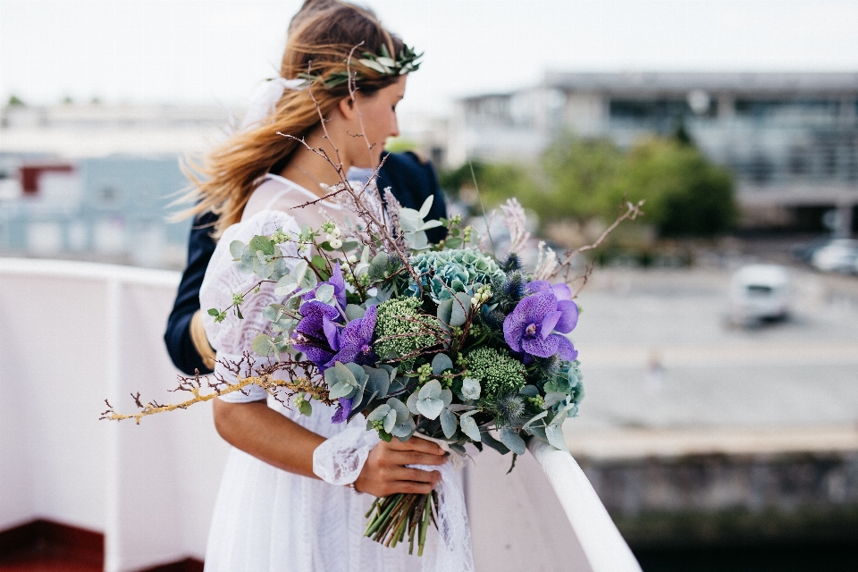 人 女性 写真撮影 花