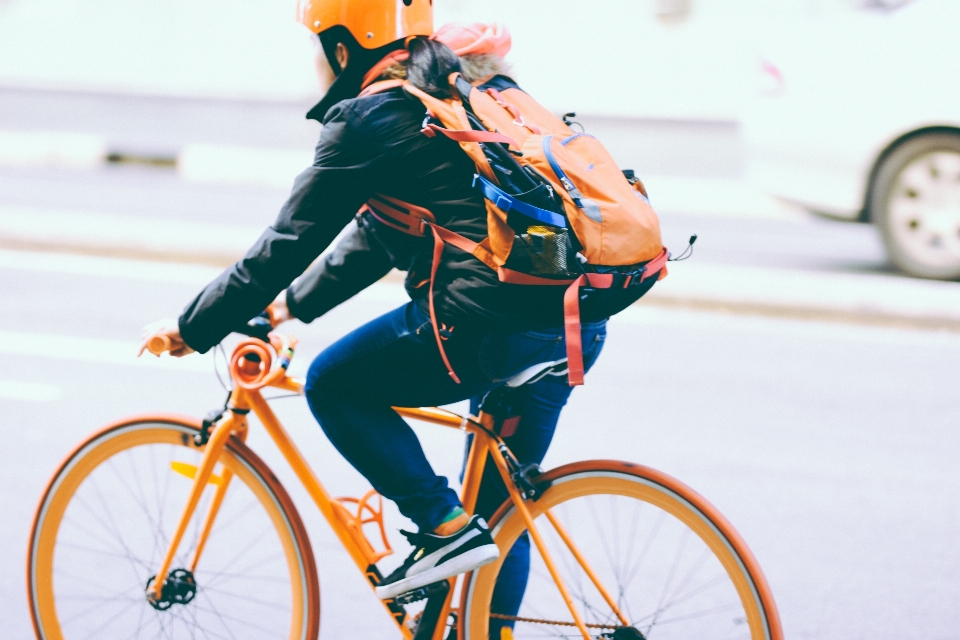 Persona bicicleta ciclista
 naranja