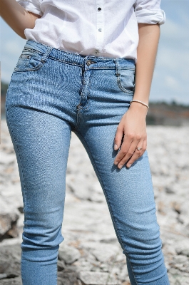 Foto Belalai kaki kedudukan jeans