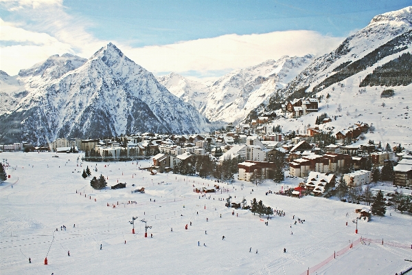 Foto Montanha neve inverno cadeia de montanhas
