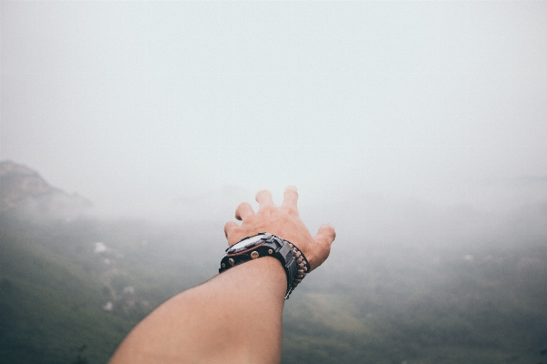 Foto Assistir mão névoa fotografia