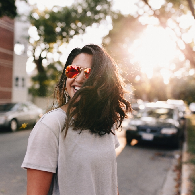 Fille femme cheveux blanc