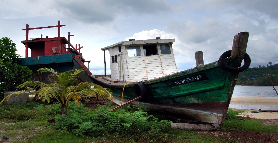 Laut pesisir kapal kendaraan