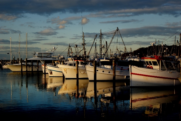 Foto Laut pesisir air dock