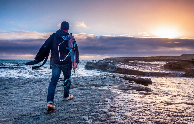 男 ビーチ 海 海岸 写真