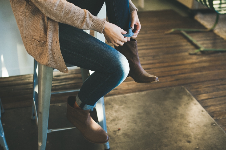 Wanita bangku boot kaki