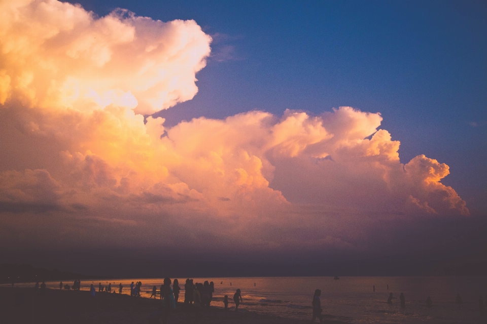 Sea horizon cloud sky