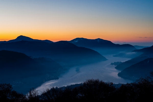 Berg wolke sonnenaufgang sonnenuntergang Foto