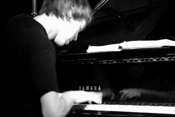 Person music black and white keyboard Photo