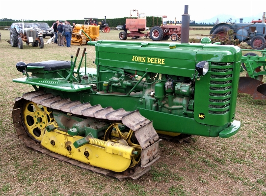 Tractor asphalt farming vehicle Photo