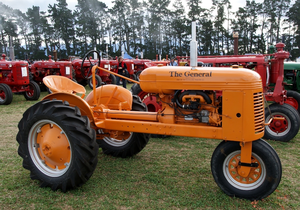 Tractor rueda agricultura vehículo