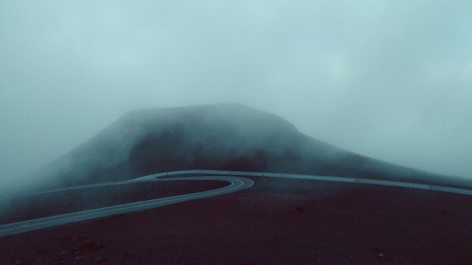 Mountain cloud fog road