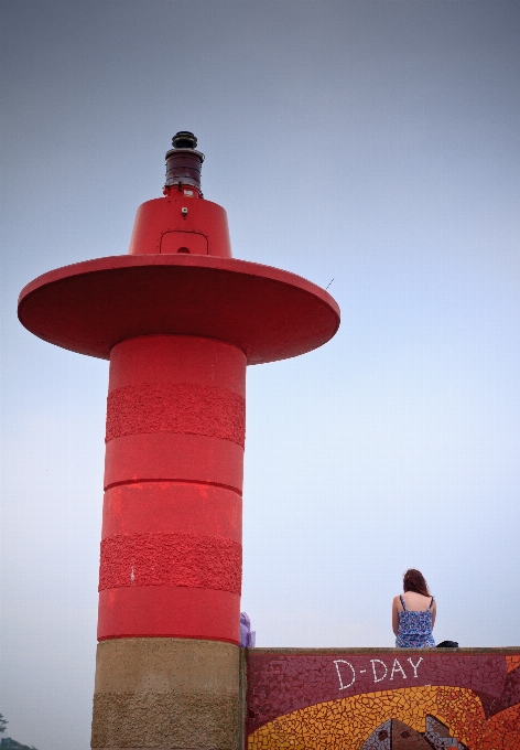 Mar faro rojo torre