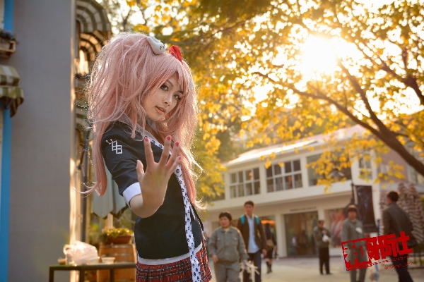 女の子 遊ぶ 花 かわいい 写真