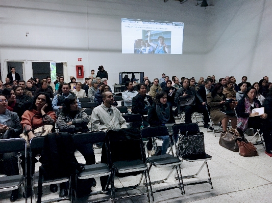 Foto Público palestra grupo social
 conferência acadêmica
