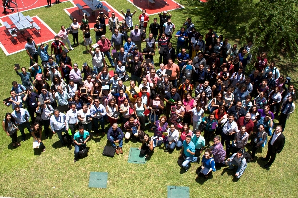 Foto Pessoas multidão juventude comunidade