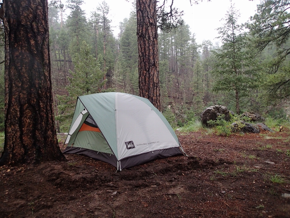 Campeggio kayak tenda