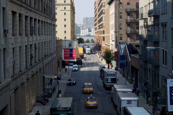 Foto Peatonal camino tráfico calle