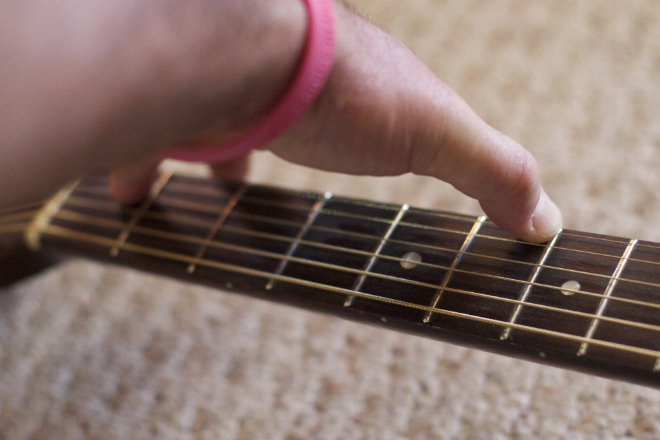 Ręka gitara akustyczna instrument muzyczny