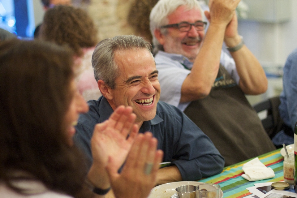 Menschen mahlzeit gemeinschaft mittagessen