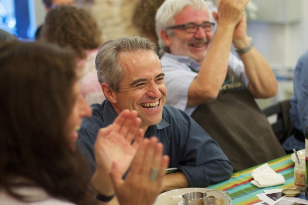 Foto Pessoas refeição comunidade almoço