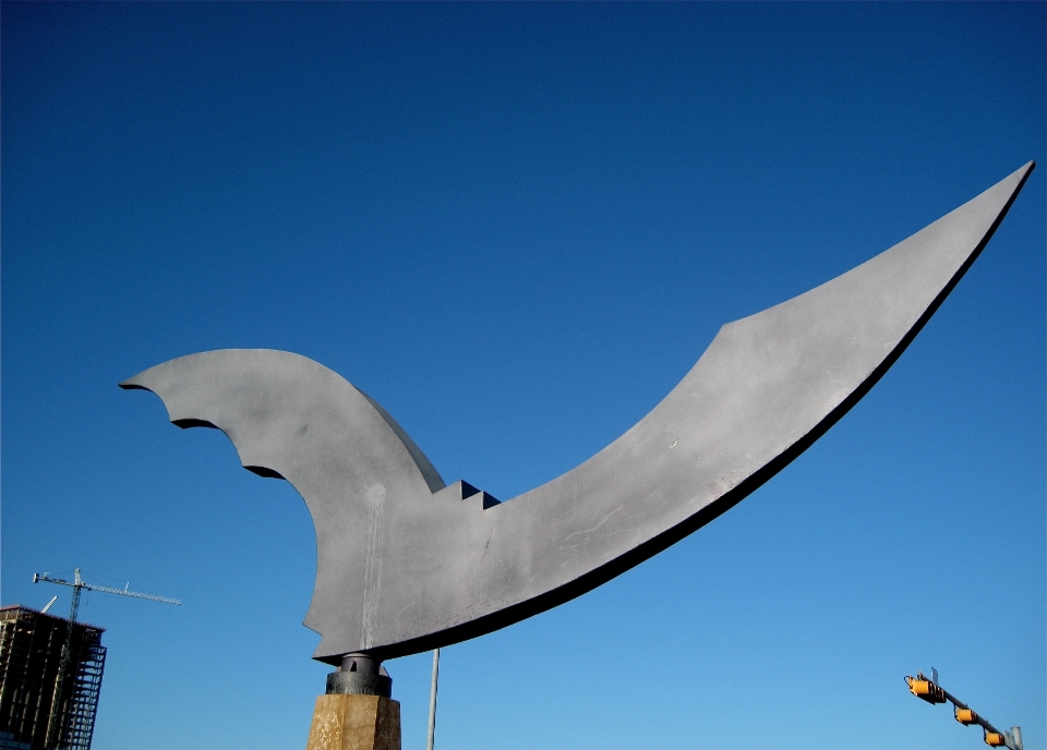 Burung sayap langit monumen