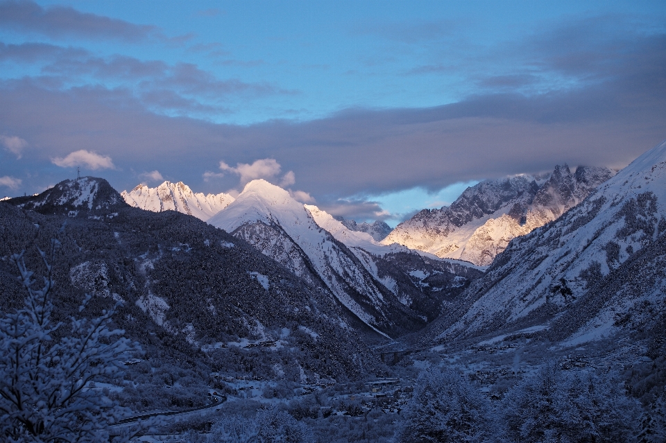 Lanskap alam gurun
 gunung