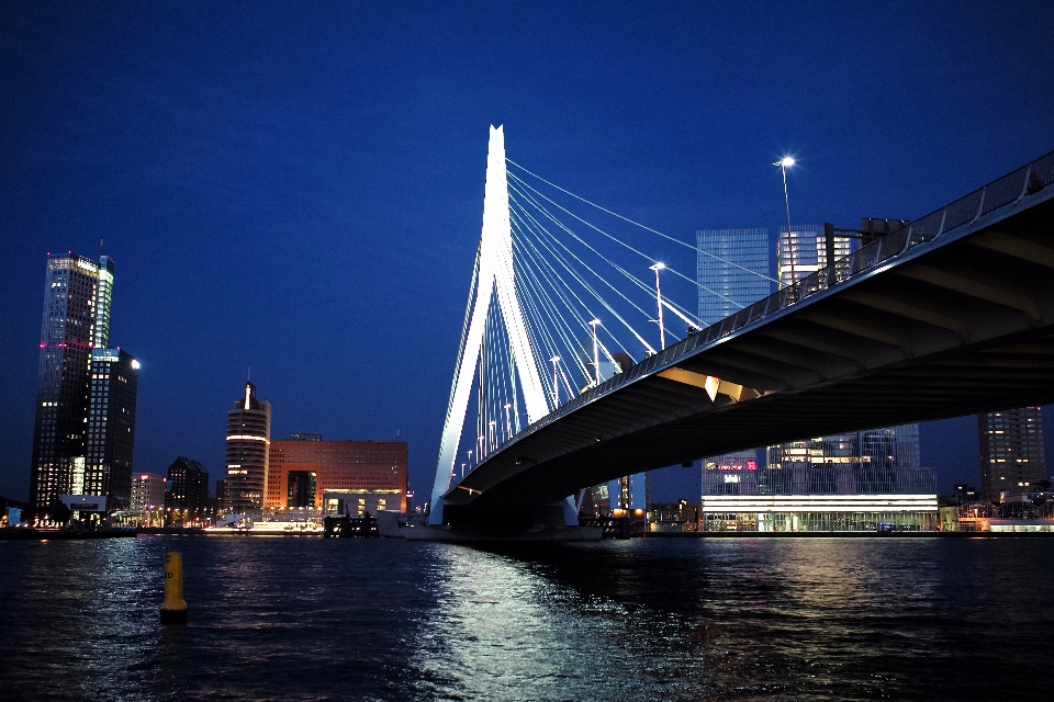 Arquitetura estrutura céu ponte