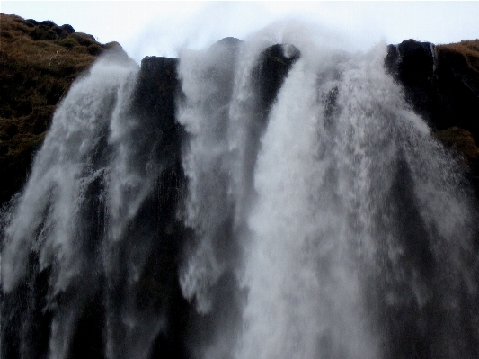 Foto água cachoeira inverno preto e branco
