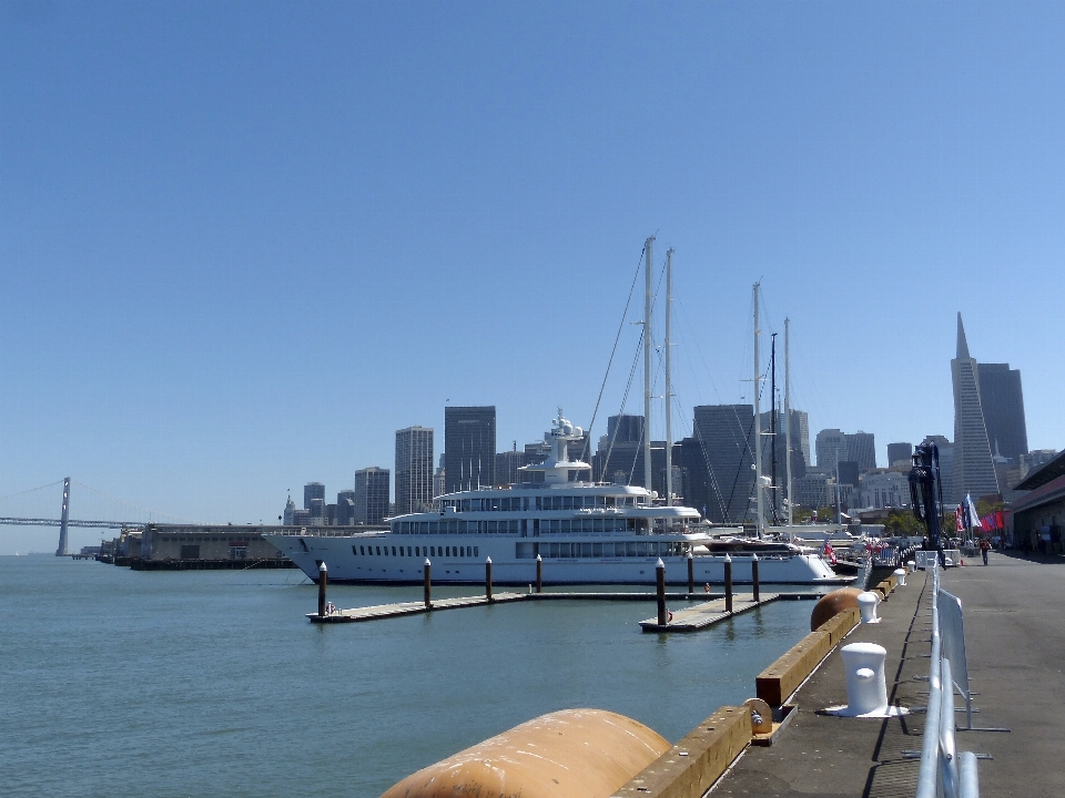 海 海岸 dock スカイライン