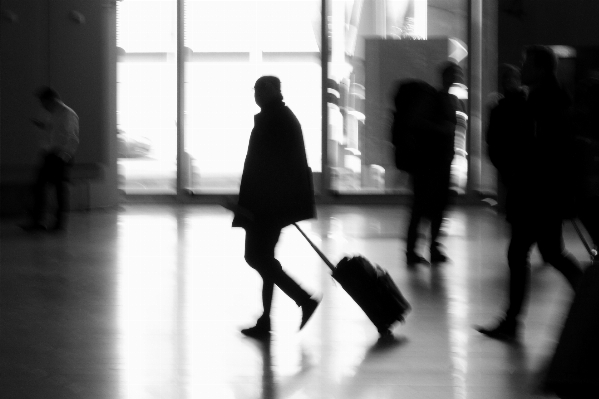 Foto Hitam dan putih
 putih bandara menari