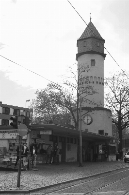 Foto Bianco e nero
 strada città torre